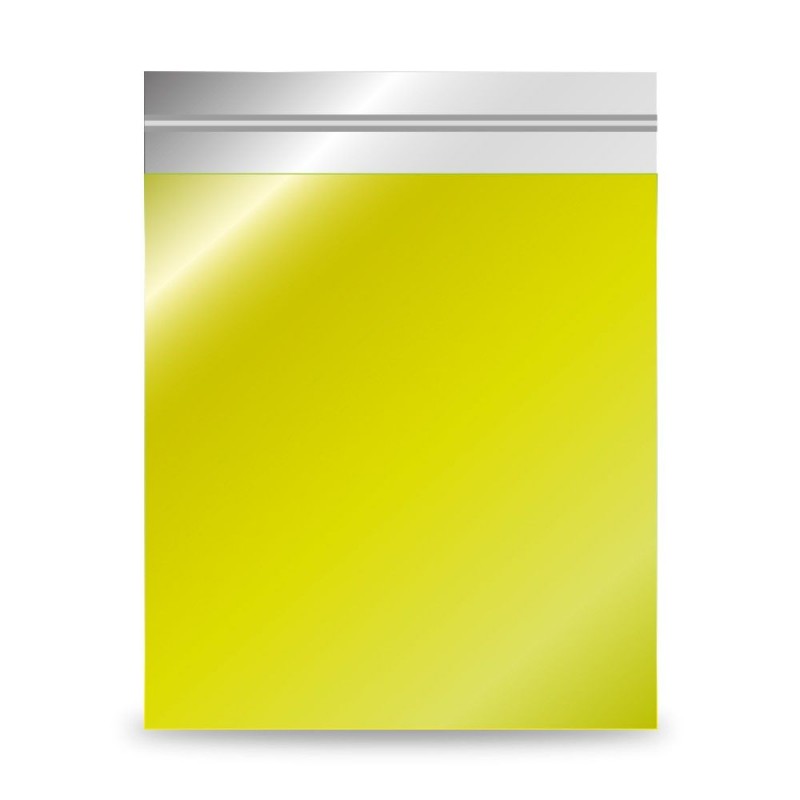 Sobre de plástico metalizado color amarillo. El sobre tiene brillo, contiene una laminado con plástico reciclado.